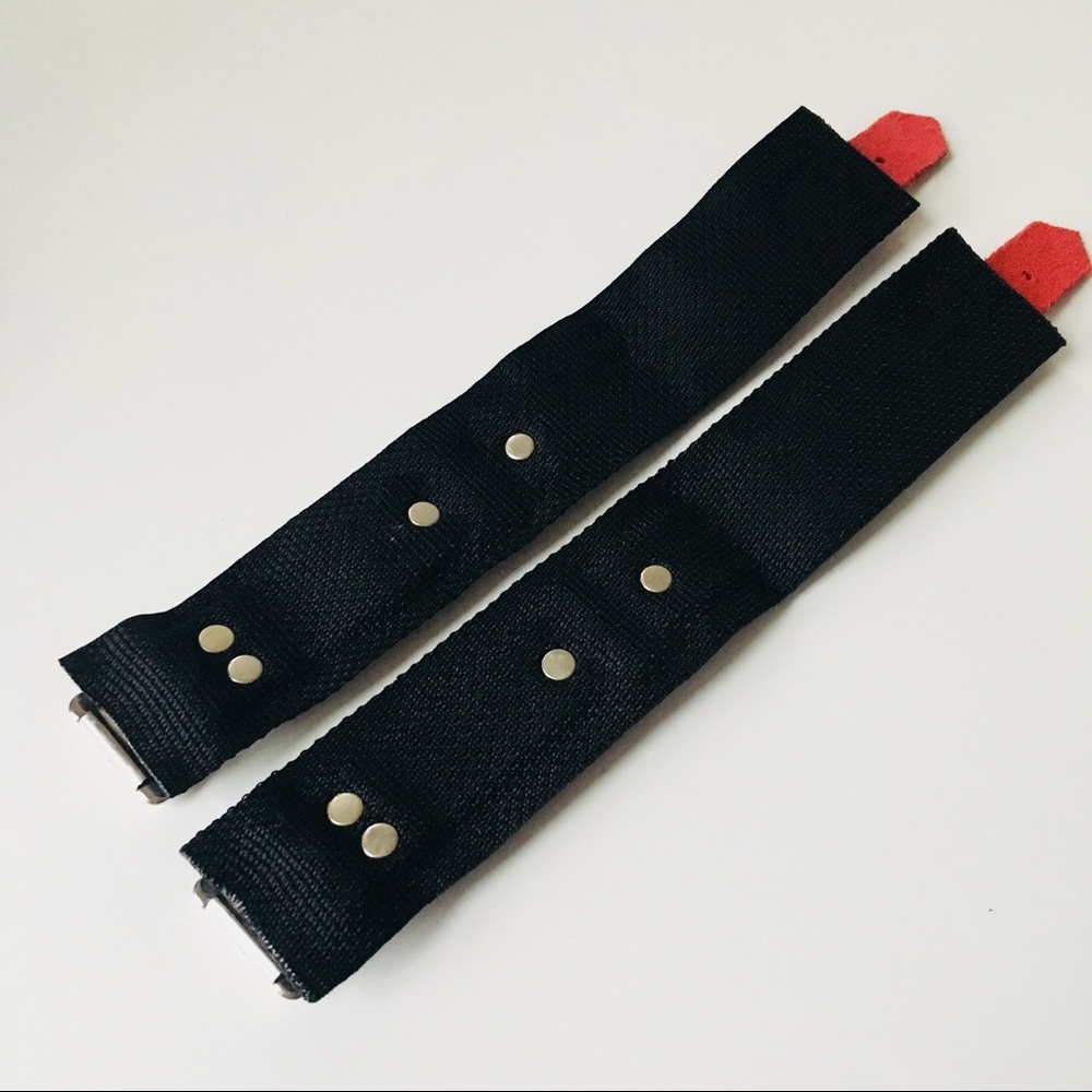 RED LEATHER CUFFS - Picture 4 of 5
